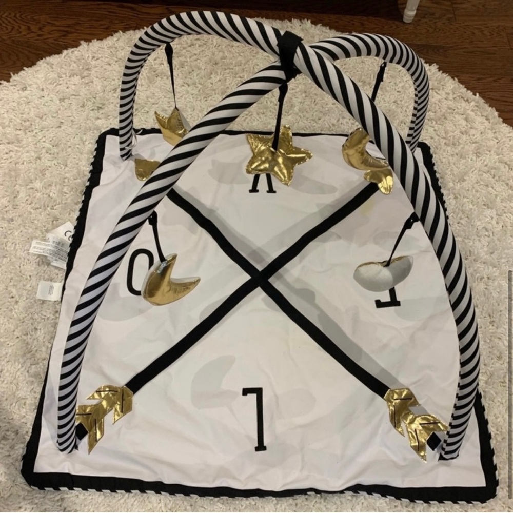 Pottery Barn Emily & Merritt gender neutral baby activity play mat. GUC. - Picture 6 of 6